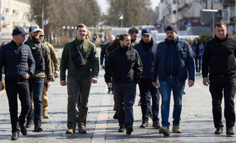 Відбудову міста, відновлення мосту, гуманітарні вантажі - обговорили представники ОП в Чернігові