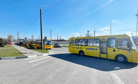 Росіяни ще не повернули автобуси, що мали евакуювати людей з Мелітополя