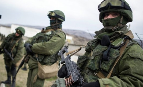 У Мелітополі російські солдати на блокпостах пропонують жителям міста вступити до лав армії Росії