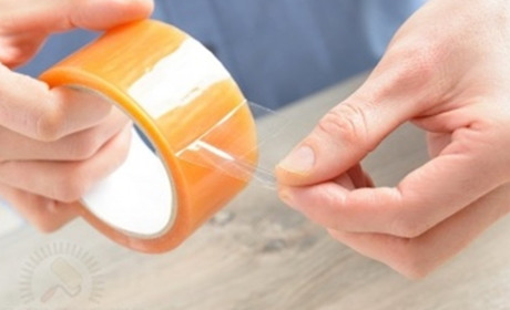 Як відмити клей від скотчу на вікні: дієві способи та що не варто робити