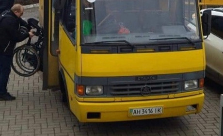З Курахового почали курсувати безплатні евакуаційні автобуси до інших регіонів України