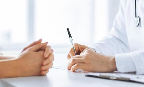 У Старокостянтинівській громаді нова лікарка. Вона - переселенка