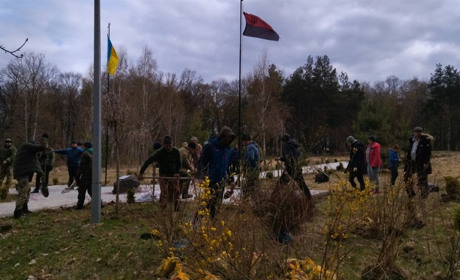 Толока на Алеї Слави у Володимирці - військові, влада і ентузіасти садили дерева