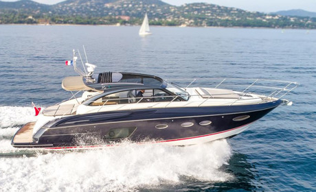 Яхта на прокат у Києві: можливості та переваги