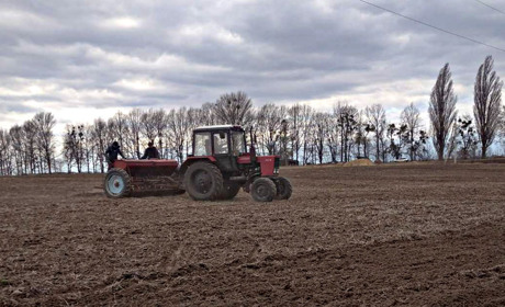 Ржищівський професійний ліцей: посівна - за планом, волонтерство - за покликом серця