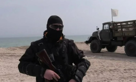 У курортне селищі Кирилівка завели колону військової техніки та викрали голову