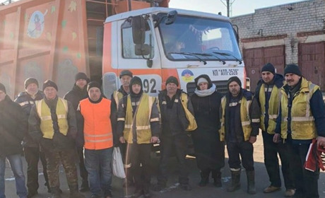 Чернігів живе і його потрібно підтримувати в чистоті. Місто прибирають тими силами, які залишились