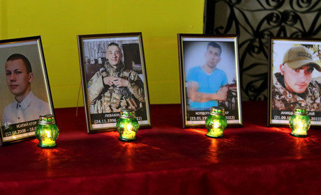 У Нікопольському професійному ліцеї вшанували пам'ять загиблих воїнів, випускників закладу