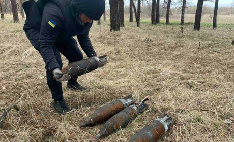 Піротехніки розміновують Конотопщину. Де знайдено найбільше вибухівки