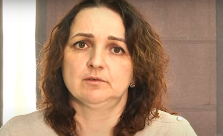 "Зникло світло, ми відчували вибухи все ближче і ближче...": , - Анна Біцулова з Волновахи про війну