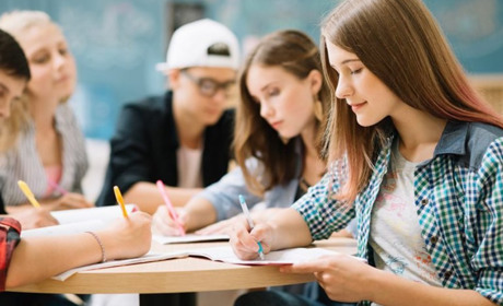 На Дніпропетровщині понад 30 000 абітурієнтів зареєструвалися на вступний тест до вишу