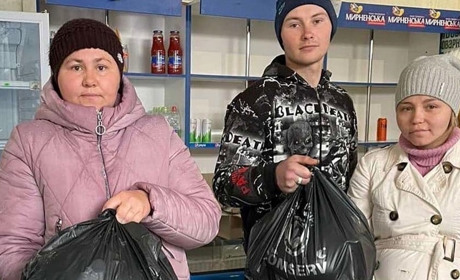 75 родин отримали гуманітарну допомогу від волонтера-силача