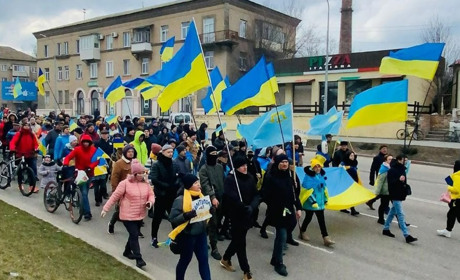 В Мелітопольскому районі перехожий зірвав російський прапор