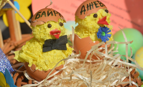 Частування для захисників: як громади Гадяччини готують Великодні кошики