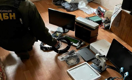 Чернігівські поліцейські затримали мародера шкільного обладнання