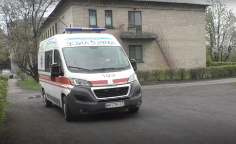 "Маємо необхідну кількість ліків і пального". репортаж з підстанції швидкої допомоги Добропілля