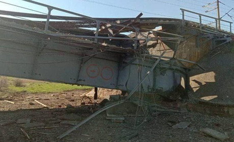 Біля Мелітополя підірвали міст, через який з Криму везли зброю