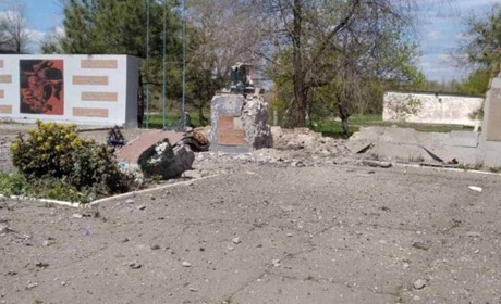 У Гуляйпільському районі росіяни зруйнували стелу пам'яті загиблим у Другій світовій війні