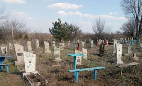 Поминальні вихідні. У Торецьку заборонили відвідувати кладовища