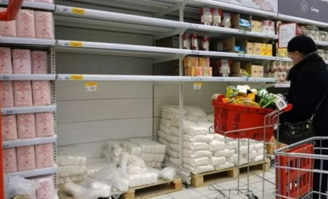Магазини та кафе змушують переходити на російські товари