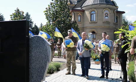 Мешканців Мар'їнської громади закликають не відвідувати кладовища у поминальні дні