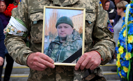 Нікополь простився із захисником України, головним сержантом Русланом Сейко