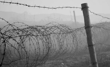 На окупованій Луганщині ввели контроль за переміщенням та дзвінками місцевих