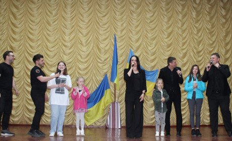 У Старокостянтинові відбувся благодійний концерт від «Ліги сміху»