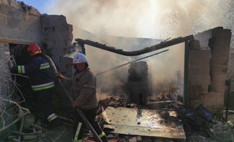 Ситуація на Донеччині: масові обстріли по всій лінії фронту і удари по містам у тилу