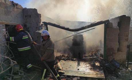 Обстріляли Торецьк, Нью-Йорк та Північне: окупанти завдали масованих ударів по Донеччині