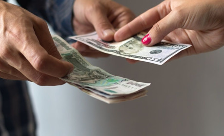 Як южненцям поводитись з валютою підчас війни в України, — порада фінансового експерта