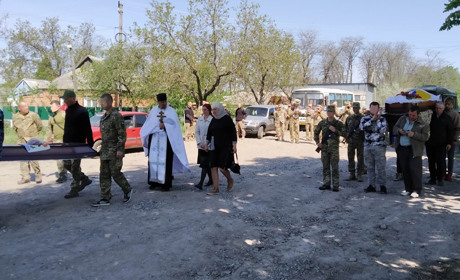 Первомайськ попрощався із загиблим сином України — майором ЗСУ Олександром Педаном