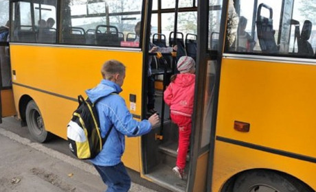 Чи можуть учні позашкільних закладів Дрогобича їздити на навчання безоплатно