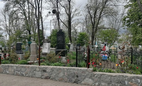 Чому зник хрест пам’яті жертв Голодоморів з міського кладовища у Гадячі