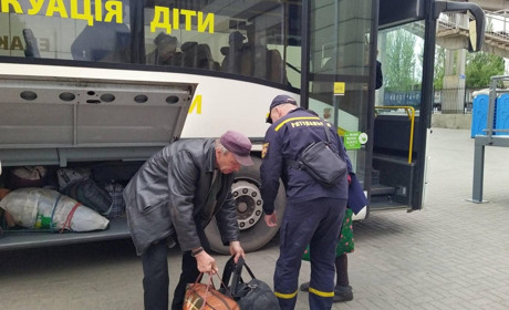 У військовій адміністрації Торецька нагадують про запис на евакуаційний автобус