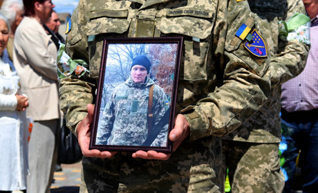 Нікополь простився із захисником України Олексієм Негусторовим