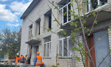 Будівлю та приміщення центру екстреної медичної допомоги почали відновлювати