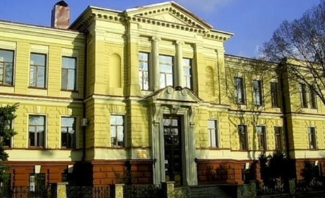 Російські мародери обкрадають музеї та приватні колекції антикваріату на Херсонщині