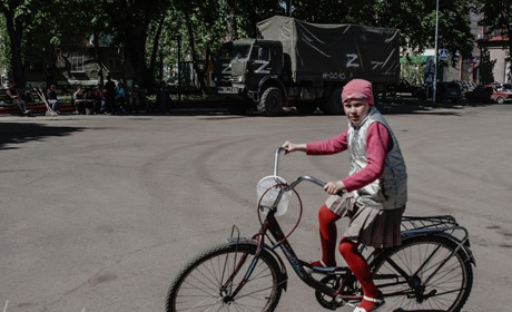 Діти Волновахи. Фоторепортаж з окупованого міста донецької фотографки