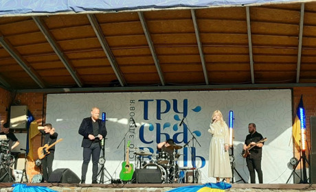 У Трускавці зібрали 34 тисячі гривень для ЗСУ на марафоні «Співай задля перемоги»