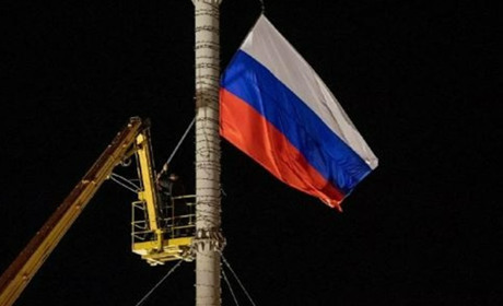 У центрі Мелітополя вночі підняли російський прапор