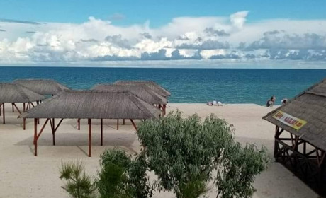 Курортний сезон на Азовському морі під великим питанням, але власники готелів сподіваються на гостей