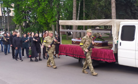 Загинув від ракетного удару по Десні. У Мені поховали захисника України
