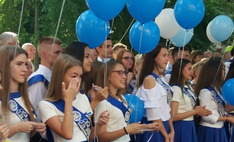 Завершення навчального року в Мелітополі: атестати замовлені, абітурієнти готуються до тестів