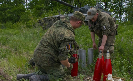 Пропагандисти з “лнр” виклали фото своїх військових-вбивць, які обстрілюють Луганщину