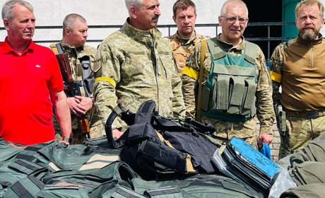 ВІДЕО. Військову амуніцію отримали комунальники, представники тероборони та ЗМІ