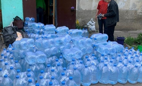 У прифронтовий Вугледар доставили хліб та воду