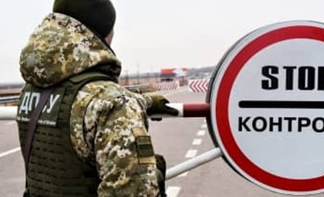 Кабмін дозволив деяким категоріям військовозобов'язаних чоловіків виїжджати за кордон
