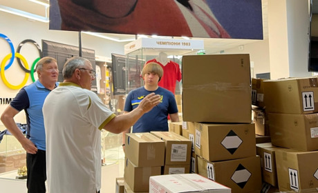 Асоціація футболу Донецької області передала гуманітарну допомогу до Добропілля