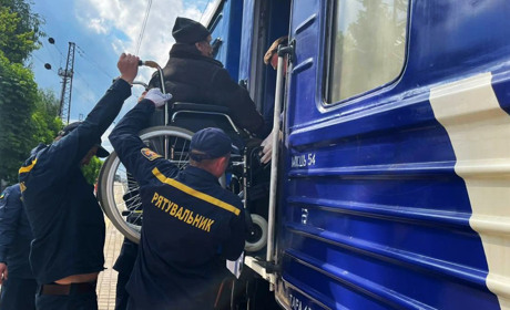 Укрзалізниця продовжує свою гуманітарну місію з евакуації